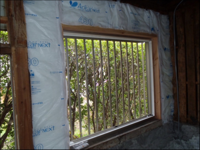 壁は、高性能断熱材、窓も断熱性の高いサッシを取付け、寒さ対策をしっかりしております。