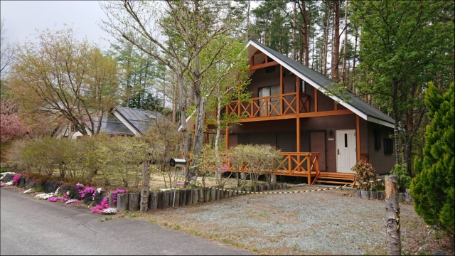今年の暑さ対策のために、富士五湖の別荘を購入したい！