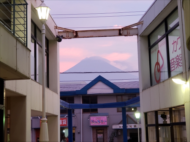 夏は、富士山が霞む日が多いですね～